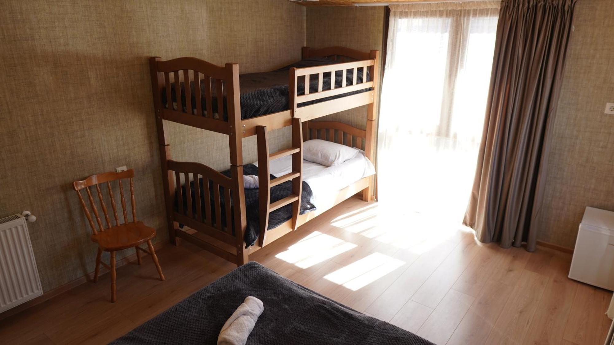 Archil And Nino Gigauri Guest House Stepantsminda Exterior photo