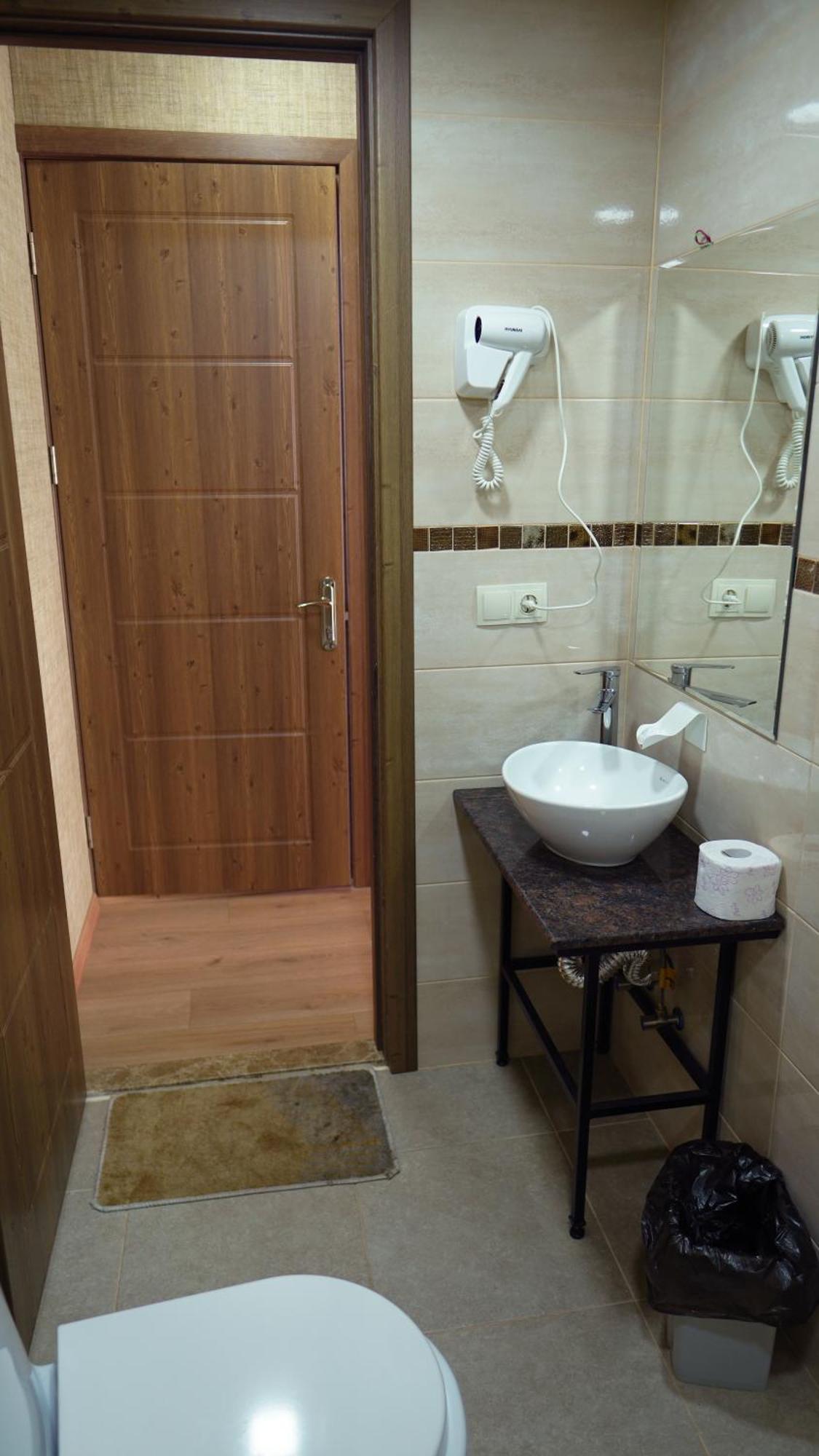 Archil And Nino Gigauri Guest House Stepantsminda Exterior photo